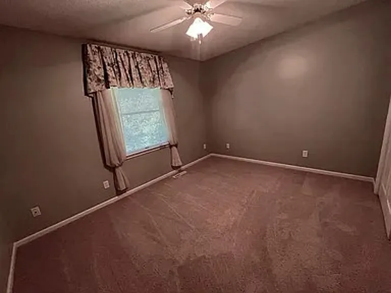 3363 Canterbury Ct — Photo 12
