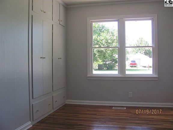 4th image of 810 W 21st Ave