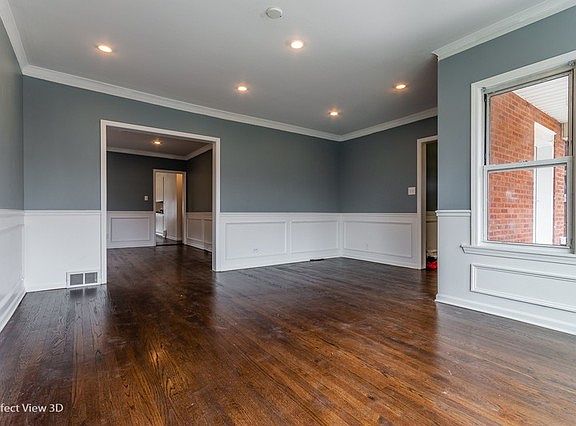 4th image of 1426 N Mayfield Ave