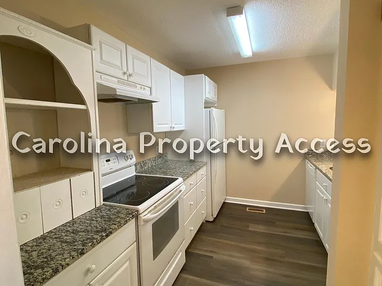 102 Polks Pl — Photo 9