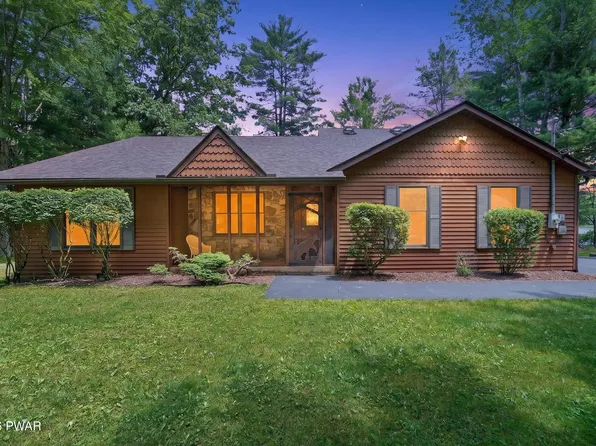 50 Covered Bridge Dr, Hawley, PA 18428