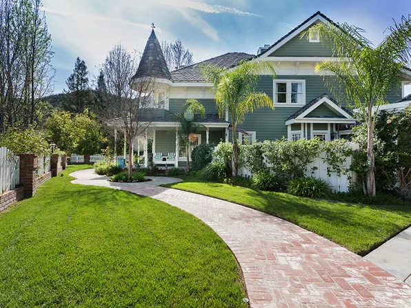 3827 Castle View Dr, Agoura Hills, CA 91301