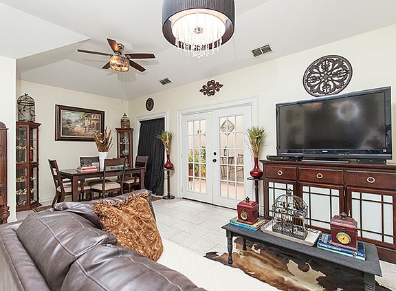 2nd image of 1103 Redbud Ave