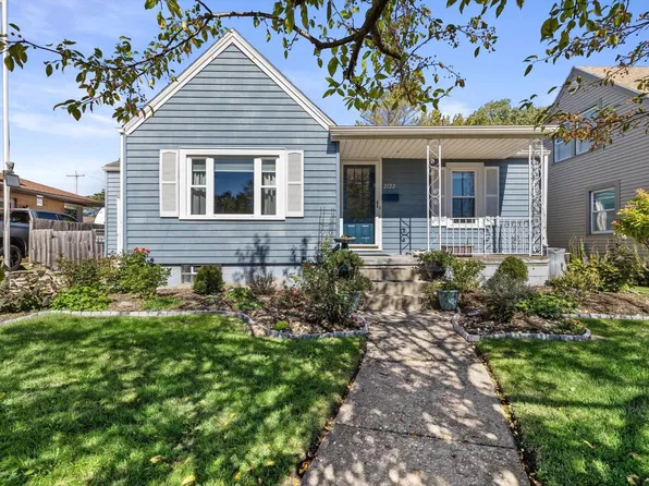 2122 29th STREET, Kenosha, WI 53140