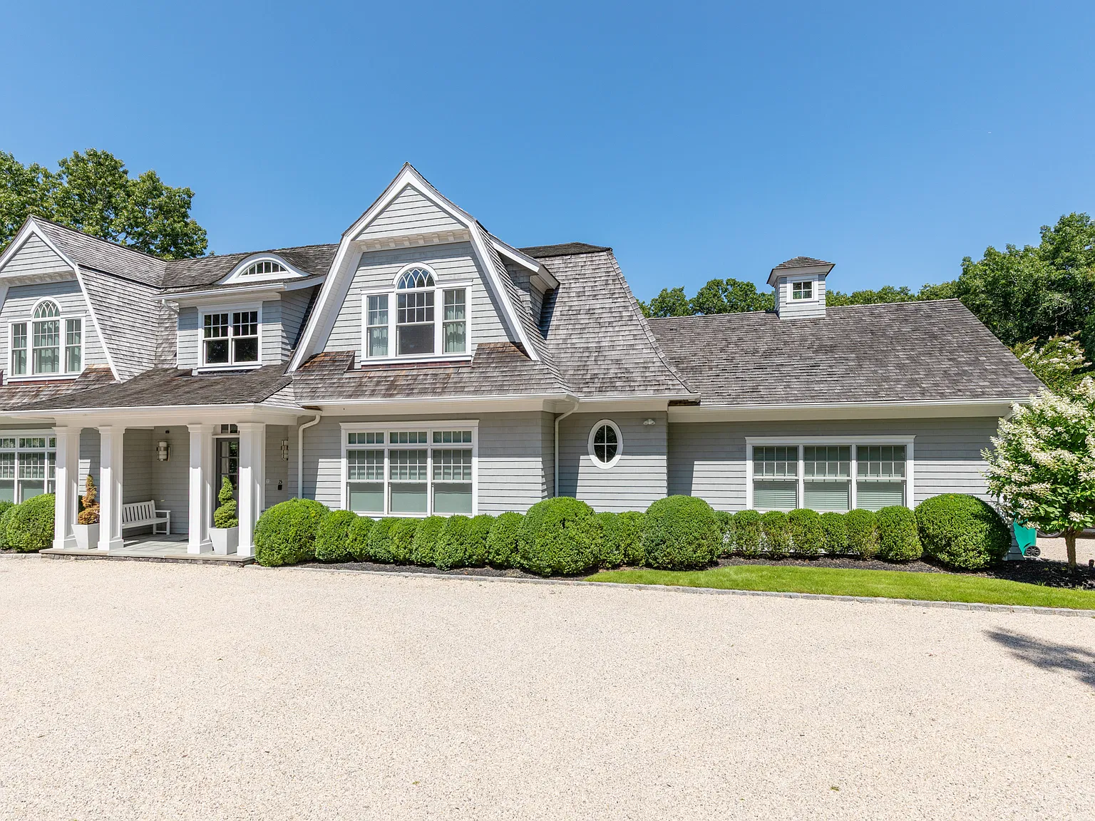 Magnificent East Hampton Luxurious Retreat — Photo 1