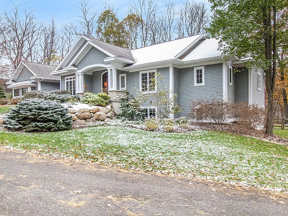 2nd image of 7949 Alten Oaks Ln