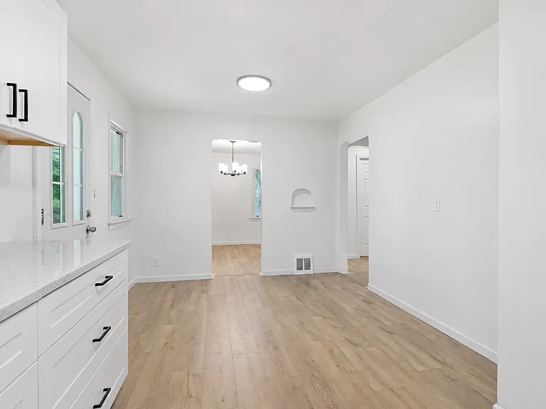18601 Harlan Dr — Photo 11