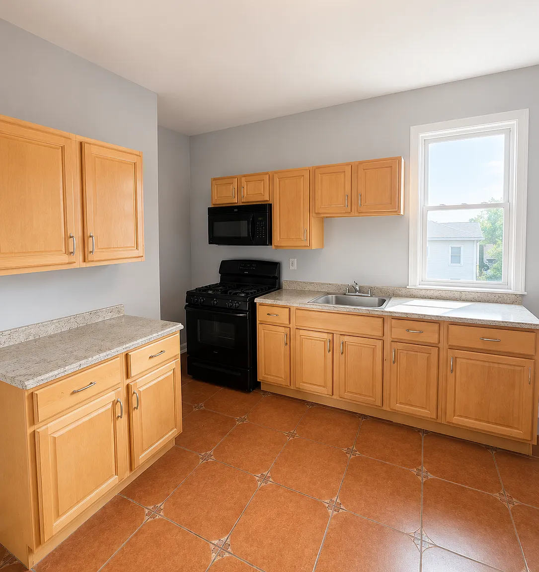 3 bed, 1.0 bath, 750 sqft, $1,800 — Photo 1