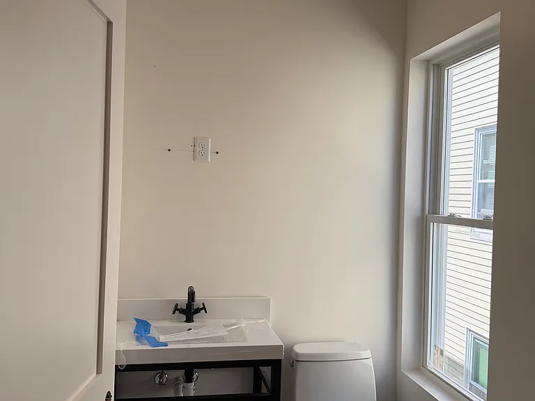 83 Marion St #10 — Photo 10
