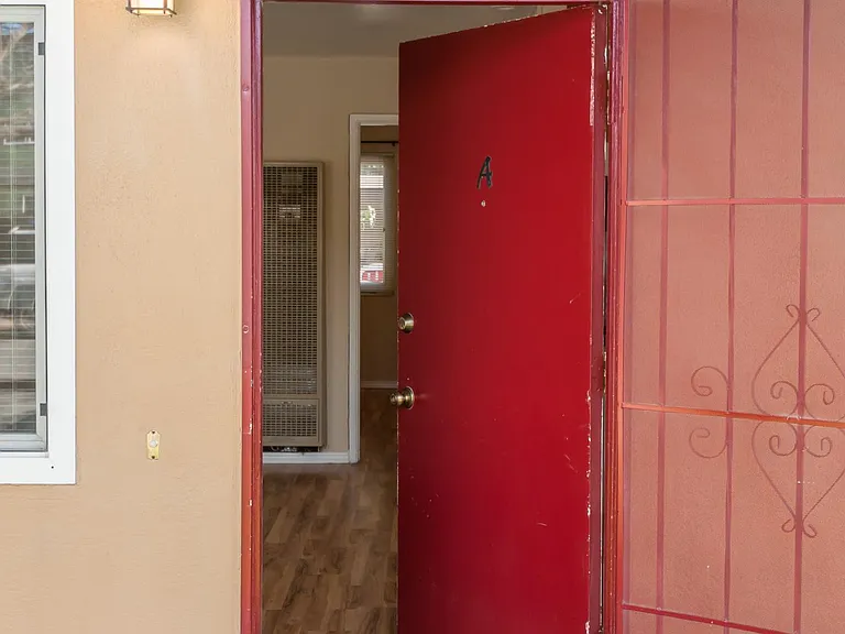 4 E 41st Pl — Photo 4