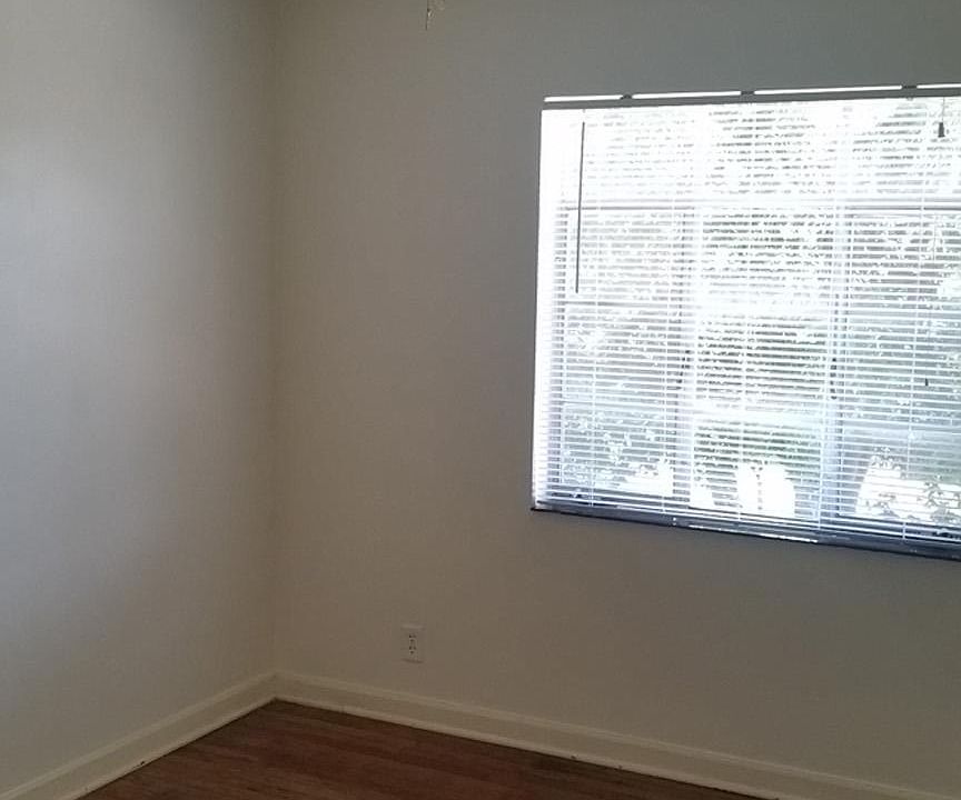 2nd image of 4623 Campbell St APT 2S