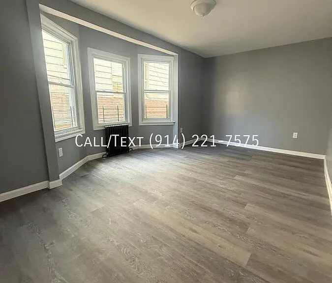 76 Bruce Ave #2R — Photo 3