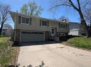 3727 Wildbriar Ln, Lincoln, NE 68516