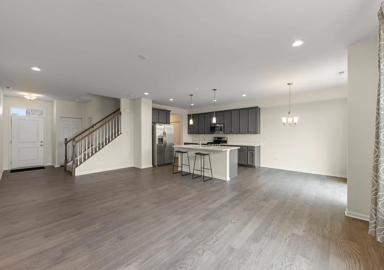 2 bed, 2.5 bath, 1700 sqft, $2,890 — Photo 4