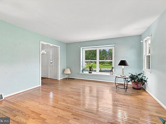 5th image of 509 Derwyn Rd