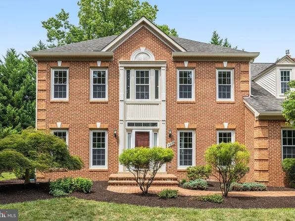 7820 Preakness Ln, Fairfax Station, VA 22039