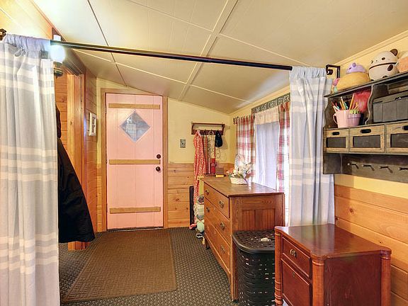 2nd image of 912 Wendy Ave