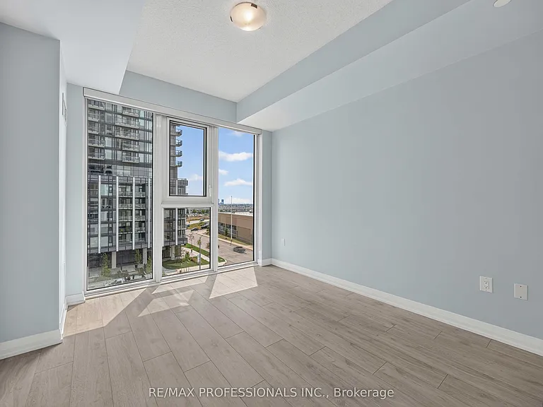 9000 Jane St #522 — Photo 16