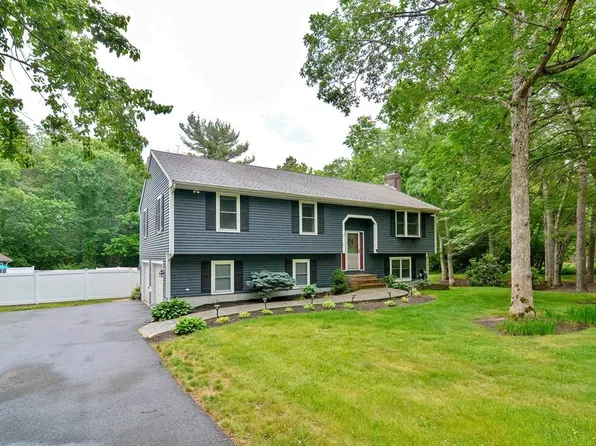 15 Sleepy Hollow Rd, Dartmouth, MA 02747