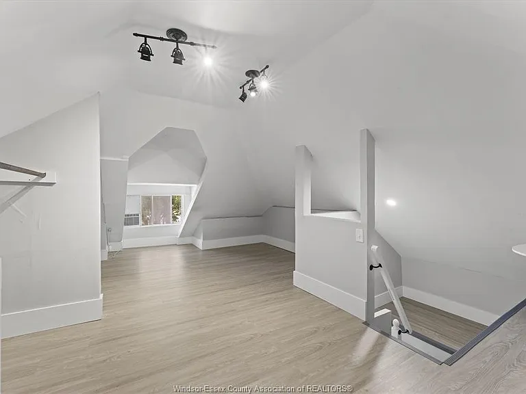 371 Curry Ave — Photo 28