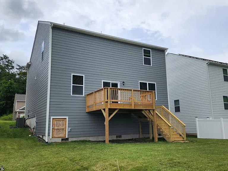 560 Country Oak Dr — Photo 2