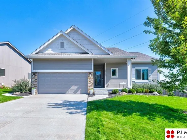 7521 N 143 Avenue Cir, Omaha, NE 68142