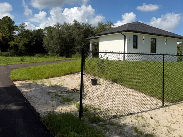(undisclosed Address), Naples, FL 34117