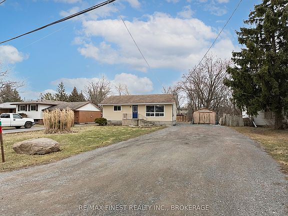 2nd image of 3007 Princess St