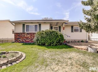 3024 Griffiths Ave, Springfield, IL 62702