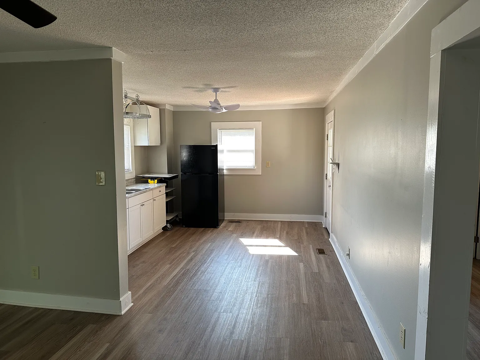 3 bed, 1372 sqft, $1,600 — Photo 4