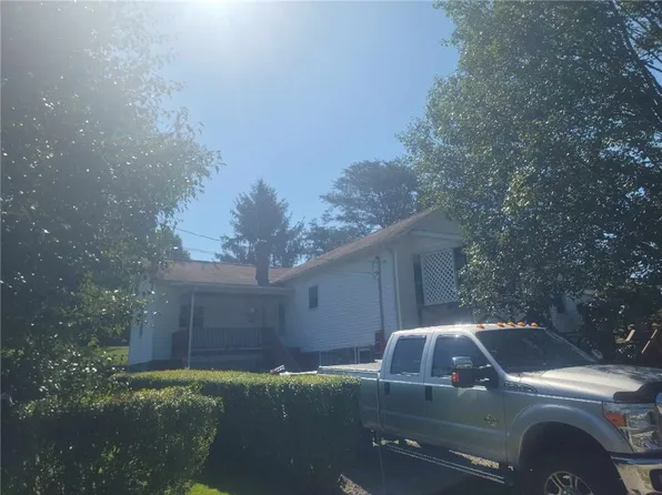 110 Ellen Ln, Uniontown, PA 15401