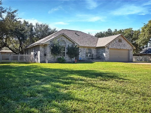 106 N Santa Clara Dr, Rockport, TX 78382