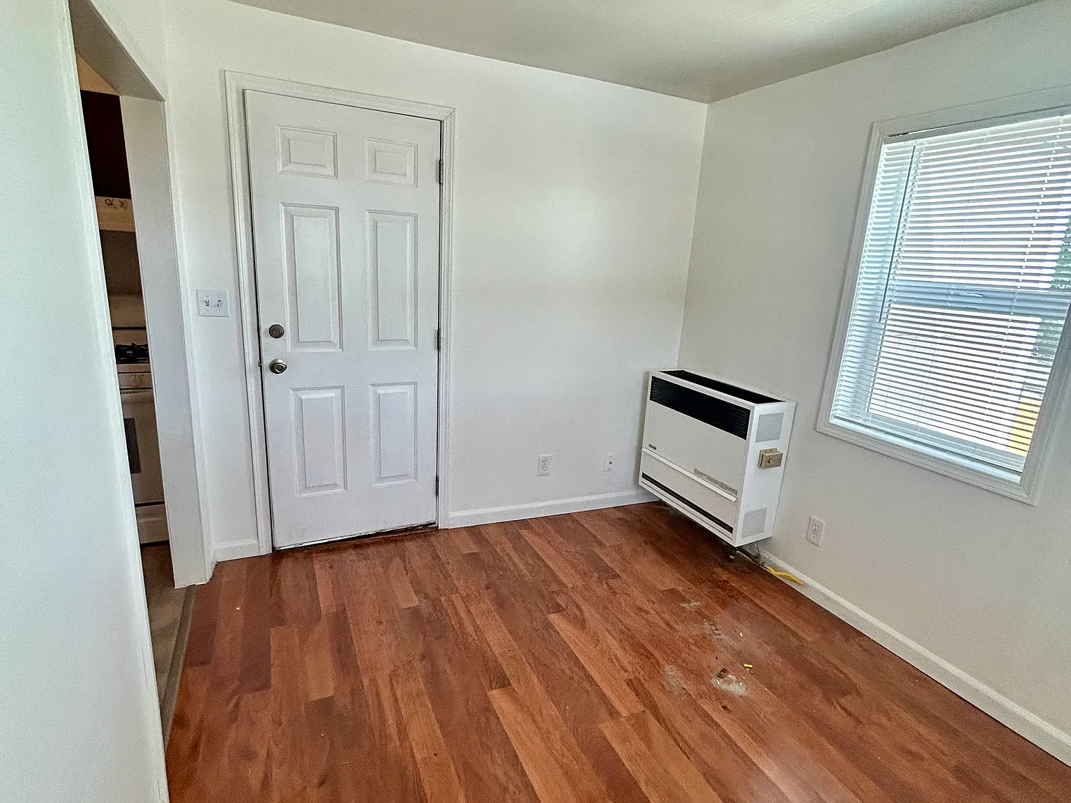 604 W Augusta Ave — Photo 4