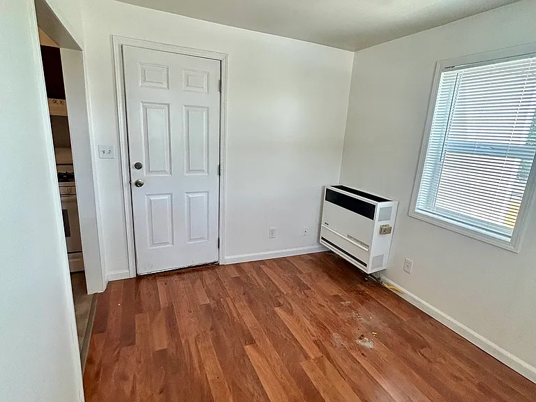 604 W Augusta Ave #3 — Photo 4