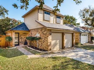 945 Boxwood Dr, Lewisville, TX 75067
