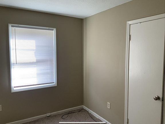 3rd image of 3795 Hillridge St