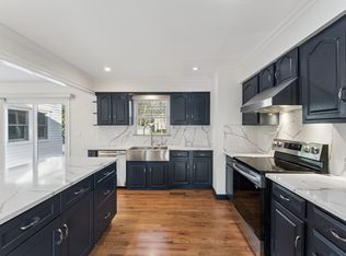 60 Eisenhower Dr, East Quogue, NY 11942