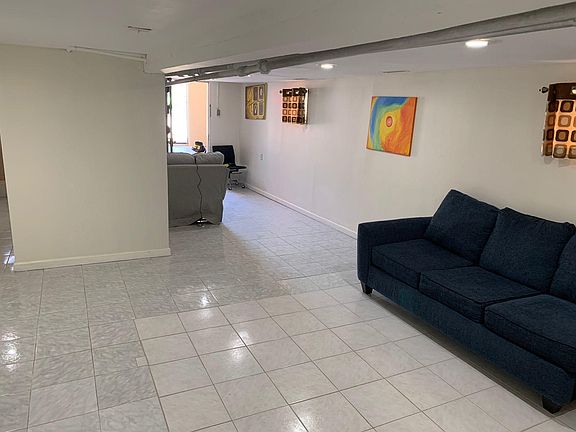 5th image of 2559 Fenton Ave #1