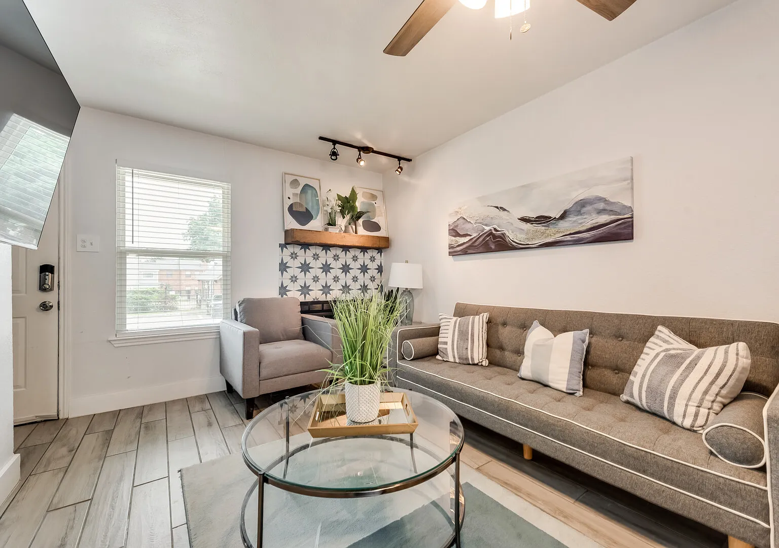 I69 World Cup Stay - 18 min to AT&T - Sleeps 2 - Free Parking — Photo 3