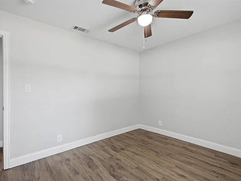 313 N Church St — Photo 12