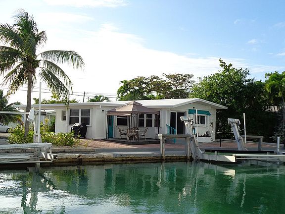 55' Deep Water Dockage