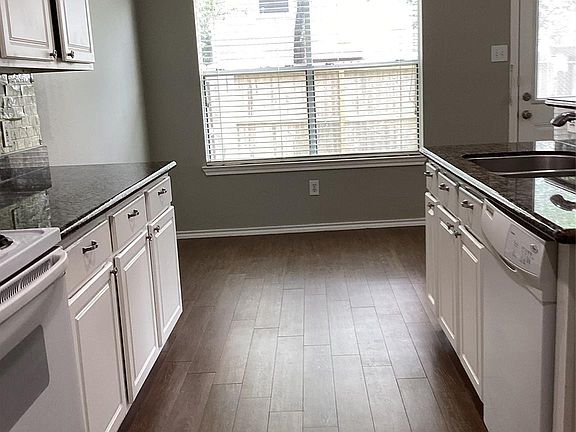 4th image of 46 Wineberry Pl
