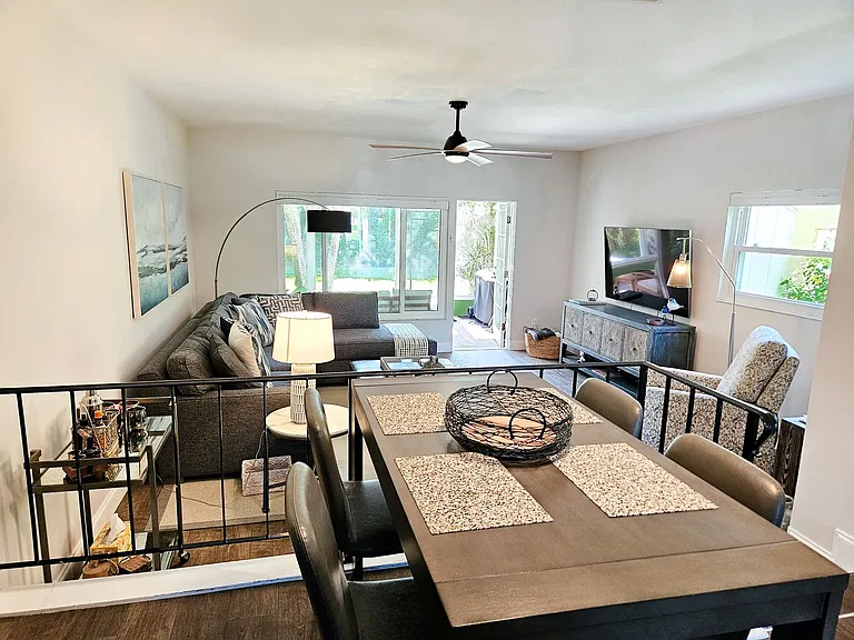 713 W Venice Ave — Photo 12