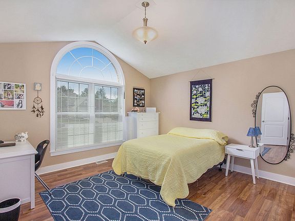 5th image of 4297 Oak Meadow Dr