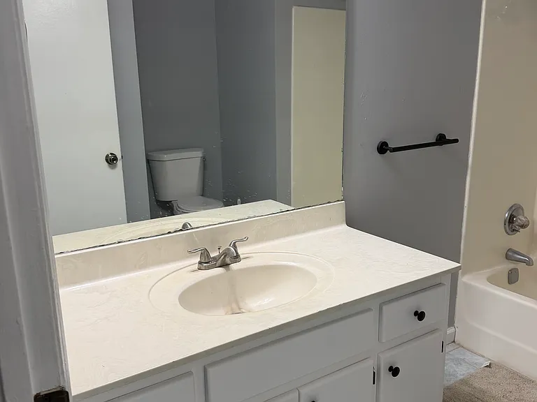 701 Cascade Dr — Photo 10