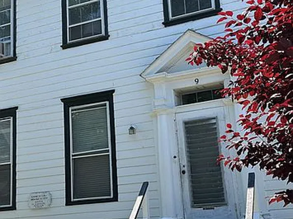 9 Chestnut St, Salem, NJ 08079