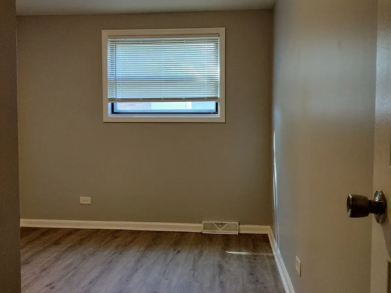 11540 S Peoria St — Photo 14