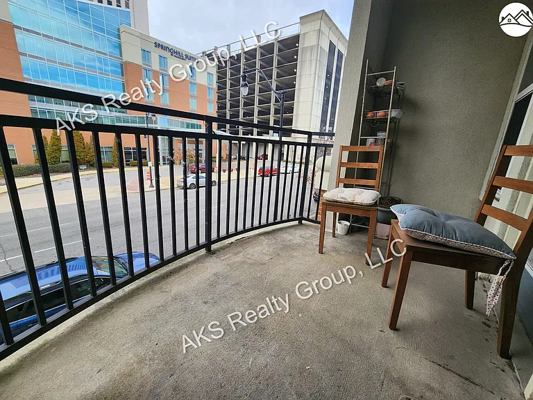 401 20th St #209 — Photo 11