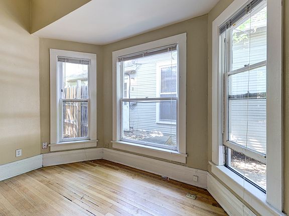4th image of 926 Marine St #2621298