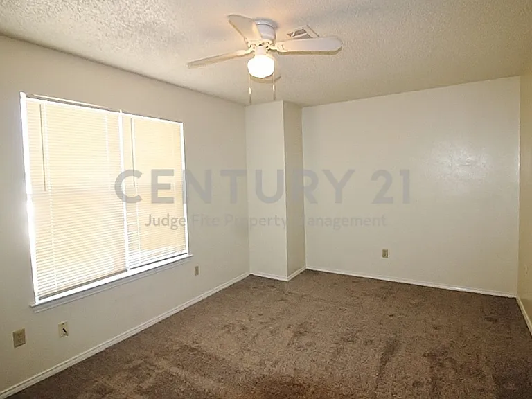 122 Country Bend Dr — Photo 9